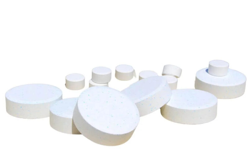 A Guide to Choosing the Right Bulk Pool Chemical Suppliers