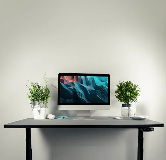 Smart Desk Display Ideas for Building a More Organized Digital Workspace